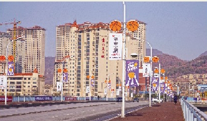  200组灯饰广告“照亮”药都本溪队