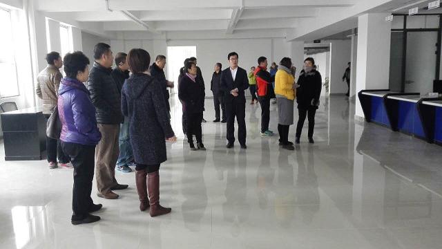 我市外贸出口企业参观华厦三宝公司保税库