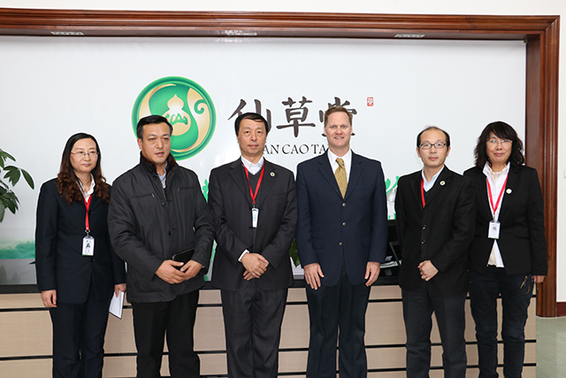 美国商务部官员到辽宁仙草堂药业进行考察访问