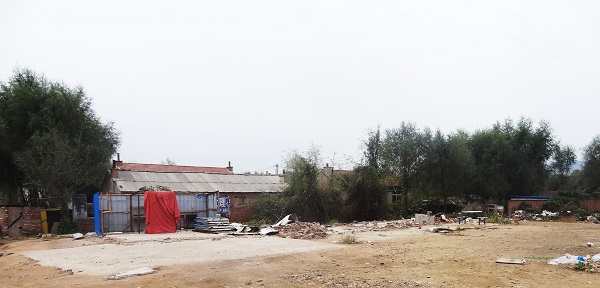 高新区向违建经营彩钢房“开战” 